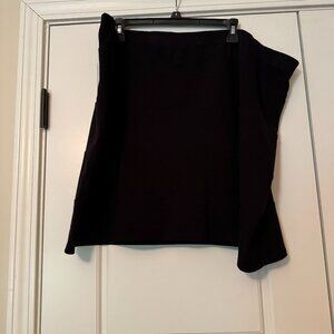 Short black cotton knit skirt